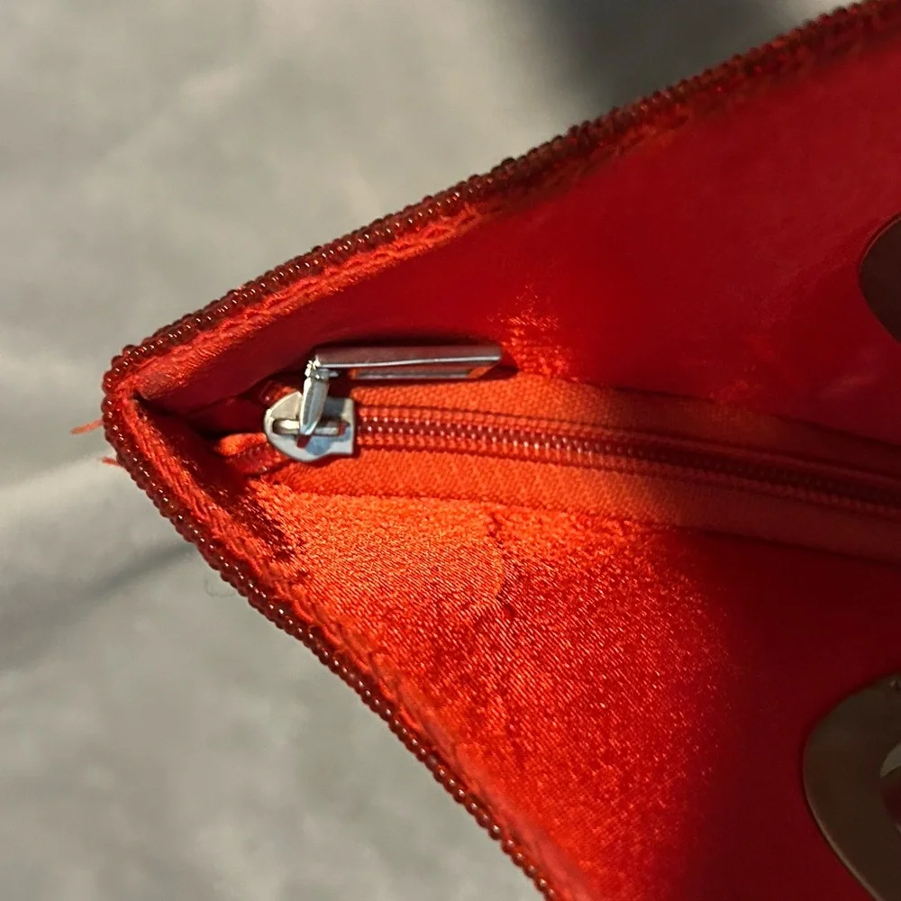 Vintage Red Floral Beaded Handbag Purse - Picture 10 of 13